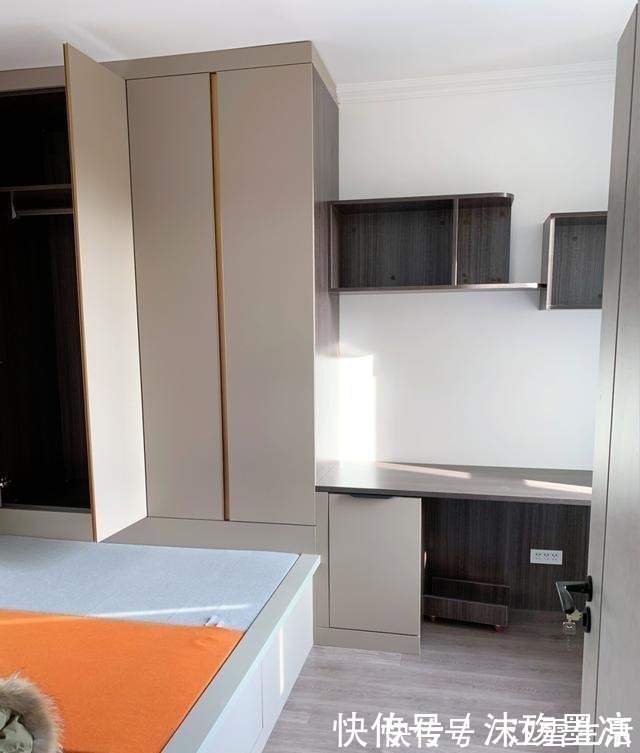 轻奢风|装修轻奢风,保洁做完很漂亮,全屋贴墙布,硬包做电视墙很喜欢!