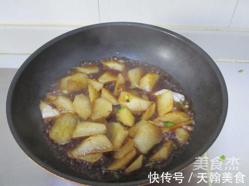 白萝卜|它是肺部的“大救星”，润解咽喉，清肺排毒，吸烟人士得要多吃！