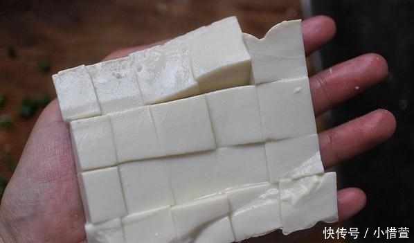 夜市爆款小美食烤豆腐,自己做5块钱成本,份量让你吃到撑