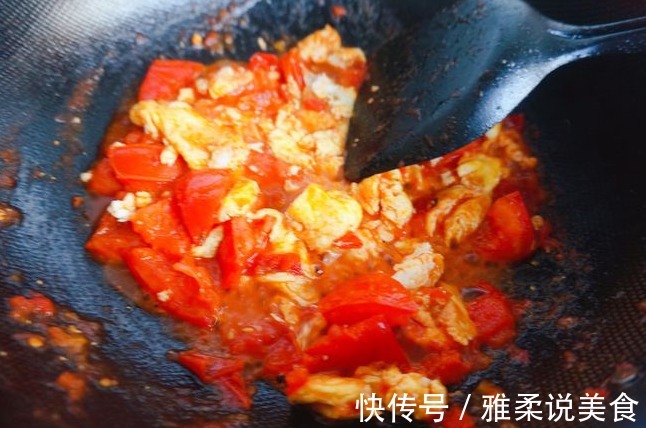 做番茄炒蛋，牢记4点窍门，鸡蛋软嫩，番茄鲜香，汤汁浓稠下饭香