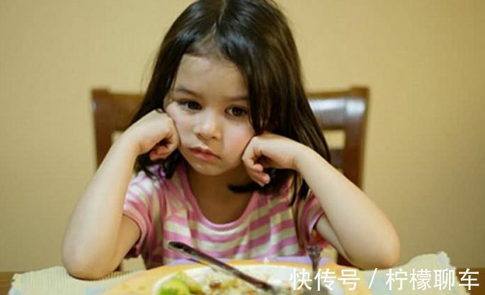 剩饭剩菜|家长注意,这三种饭不要再给孩子吃了,会偷走他的身高,别大意
