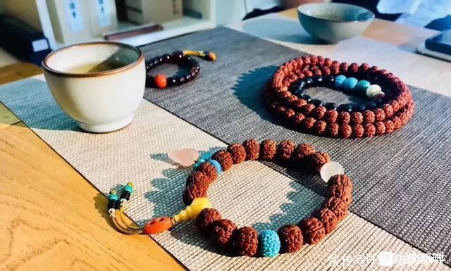 鬼才|文玩人玩串迷惑行为大赏,都是鬼才!