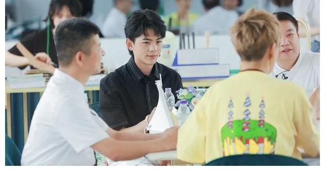 新人|干了5季《中餐厅》，为什么黄晓明还像一个新人？