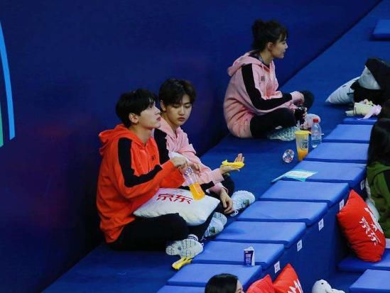 夏之光和焉栩嘉，何洛洛都是同一种类型，都有自己的特长