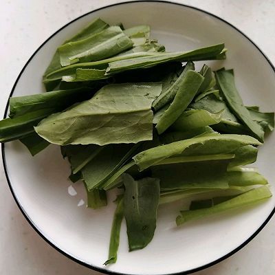 海鲜菇蛋花汤|紫菜海鲜菇蛋花汤