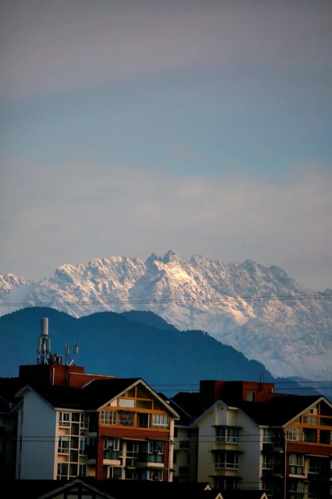 都江堰，住在雪山脚下的美好