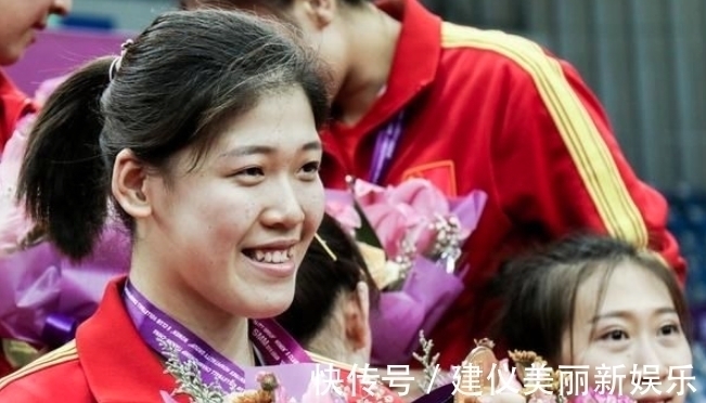 李盈莹|李盈莹为啥牛?帅哥老爸是小城工人,她9岁离家靠自己打拼买房