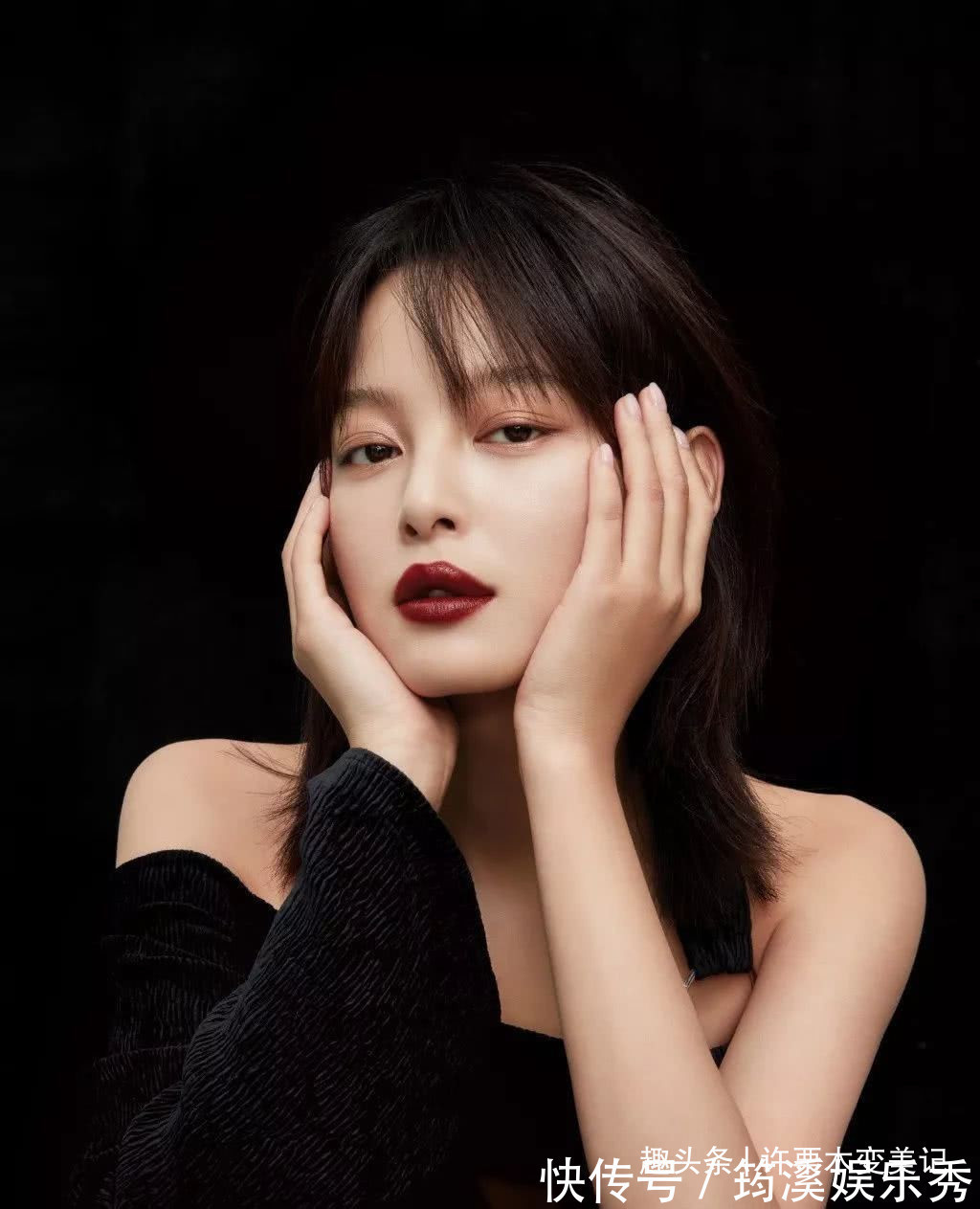 锁骨 奔五的女人尽量别留长发、烫卷发,推荐这5款发型,太减龄了