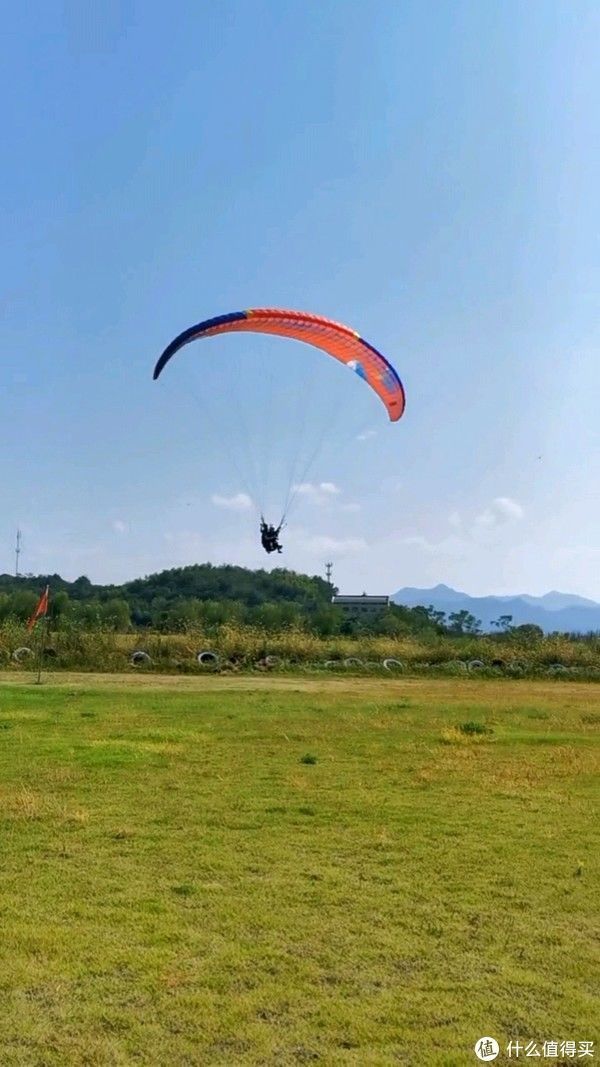 俯瞰|浪客行 篇四十九：横店丨滑翔伞初体验，在空中荡秋千，俯瞰这个世界