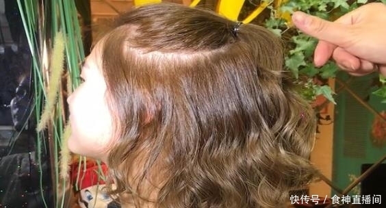 时尚烫发:35岁对发型不要将就,这样烫比直发好看,像小仙女