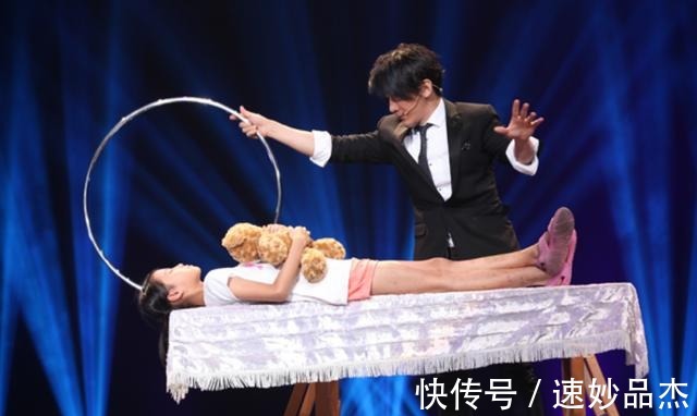 一夜爆紅|12年前,因春晚一夜爆紅的劉謙,如今在做什么?