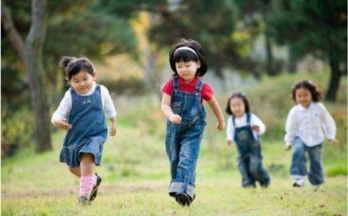 关晓彤|假如孩子有这个特征，小时候个子矮也不怕，将来会长成大高个