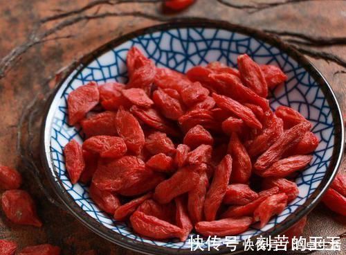 红枣鸡蛋|枸杞和'它'是绝配,若能连喝三天,肾补满了,肝也能更干净