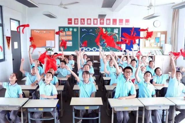 创意|恰同学少年！沪16区幼儿园、中小学创意毕业照来了