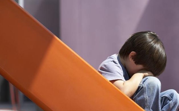 雷区|孩子闹情绪时 家长不要踩这8个雷区