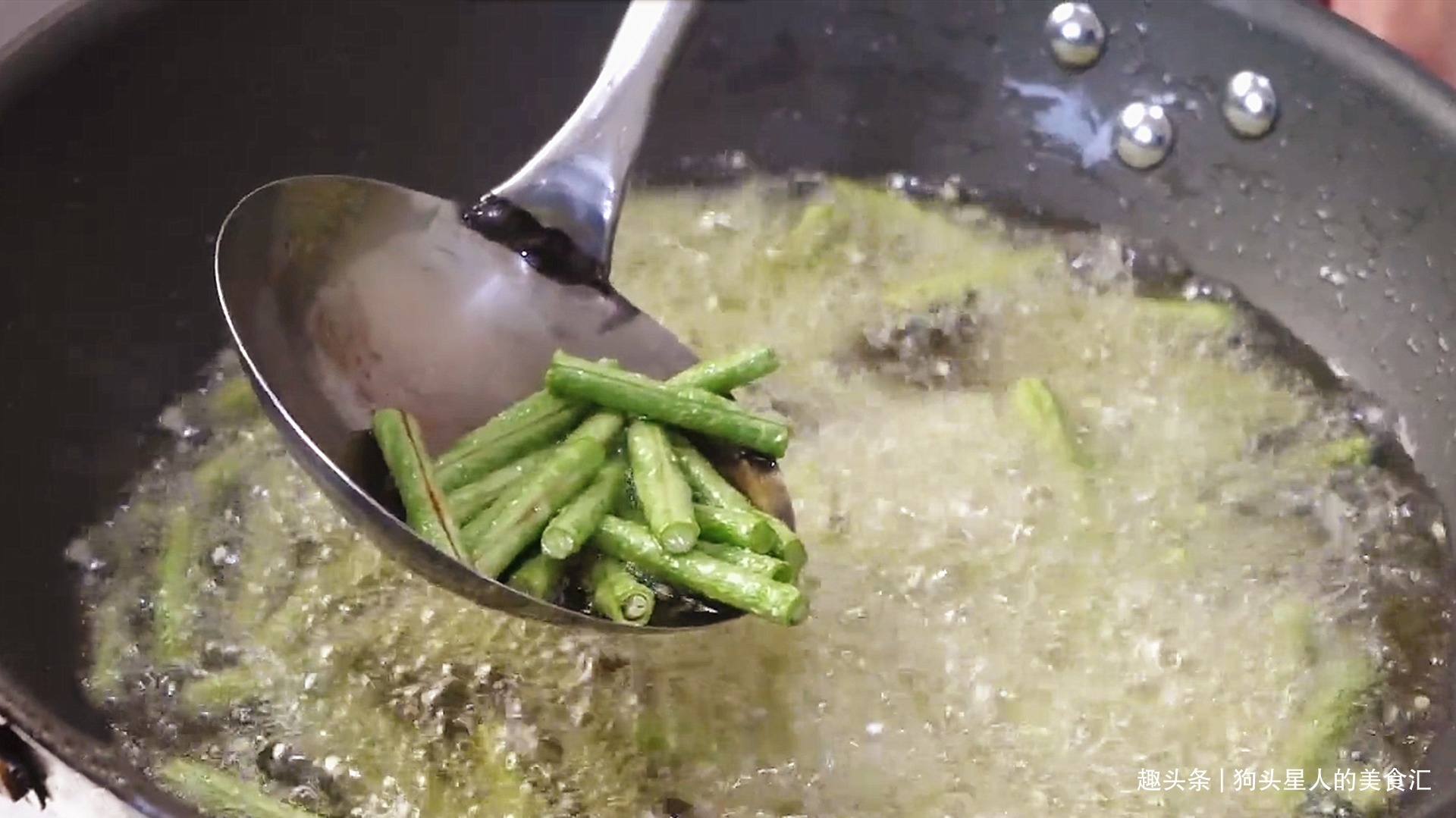 18块一份的豆角烧茄子为什么好吃很多人不懂，教你正确的做法