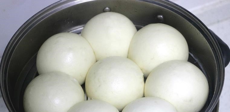 蒸馒头,记住“3次醒发”,很多人只醒了一次,难怪馒头发硬塌陷