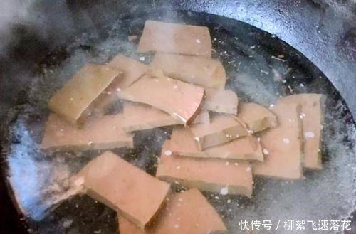 春天,多给家人吃这菜,简单炒一炒,补血补铁,营养美味对身体好