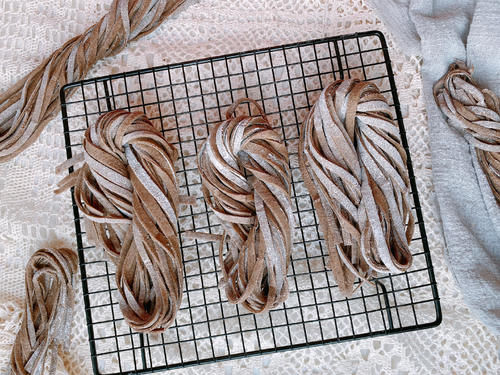 二月二龙抬头要吃面，自制荞麦面，粗粮细作营养丰富，口感劲道