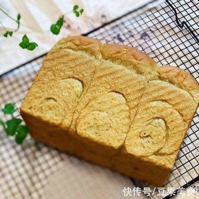 炎炎夏日|#夏日开胃餐#炎炎夏日一抹绿～港式抹茶吐司