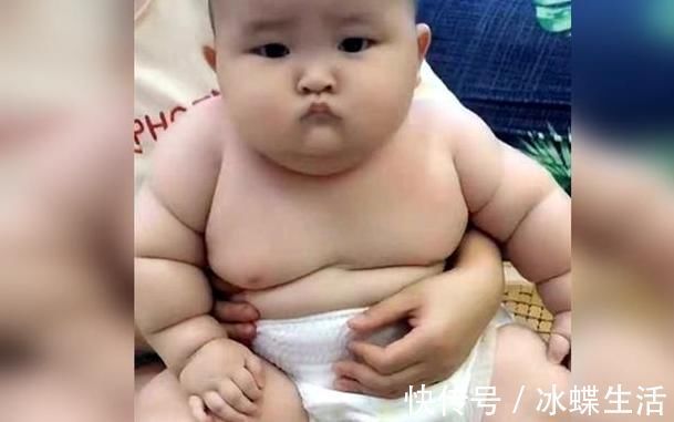 辅食|宝宝胖得快不成人形了,医生斥责宝妈:你是怎么当妈的?