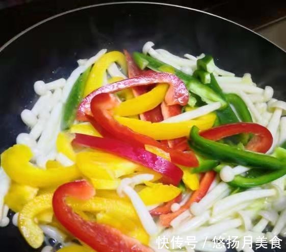 这样做出来的海鲜菇色香味俱全,味道鲜美且营养价值高,清脆爽口!