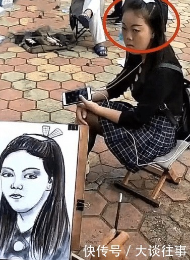 灵魂|美术生小哥作画,本以为是塑料,看到模特后,这画的应该是灵魂