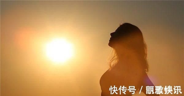 胶原蛋白|女性过了45岁,多吃4种食物,淡化皱纹,改善气血,更显年轻