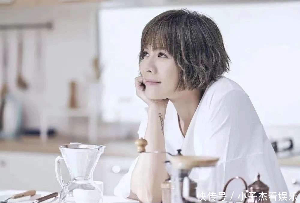 ktv|蛰伏太久的她,被什么“藏”住了?