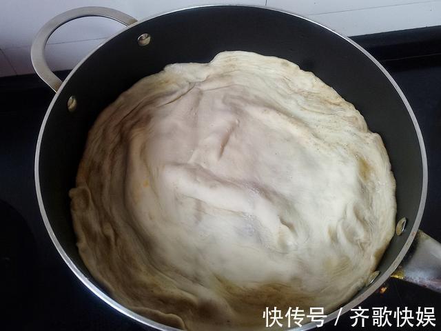 奶奶做的酱香饼，好吃有诀窍，掌握好4点，酥软多层，凉了也好吃