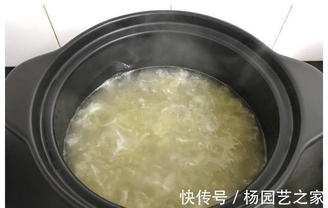 养胃|维生素C是苹果的10倍,和小米煮成粥,养胃去秋燥,隔三差五必
