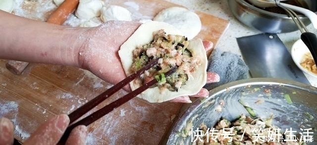 茄子|茄子我家最爱这样吃，不用蒸，不用炒，不凉拌，隔三差五不吃就馋