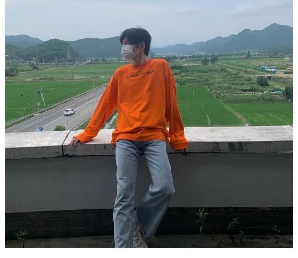 任豪|R1SE成員最新路透，何洛洛任豪超帥氣，周震南翟瀟聞魅力十足