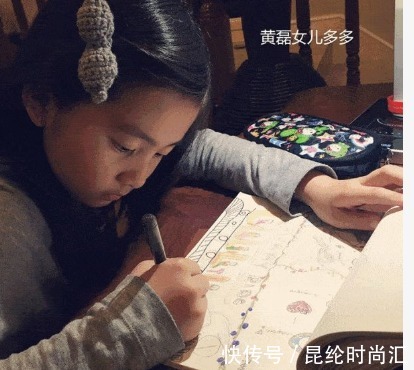 星二代@黄磊女儿的绘画天赋高,获得专业画家称赞,色彩搭配很有艺术感