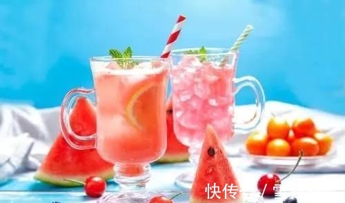 食物|晚上吃苹果会伤胃吗?医生建议:到晚上,这4种食物尽量不要吃