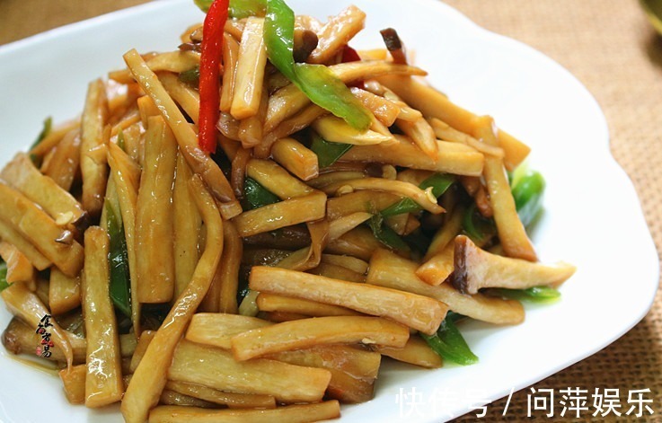 粗纤维|此菜是不折不扣的瘦身菜,低脂粗纤维,每周吃两次,清理肠道垃圾