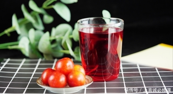“便秘君”时常来捣乱,这三类食物少吃点,难怪你会排不出黑宿便