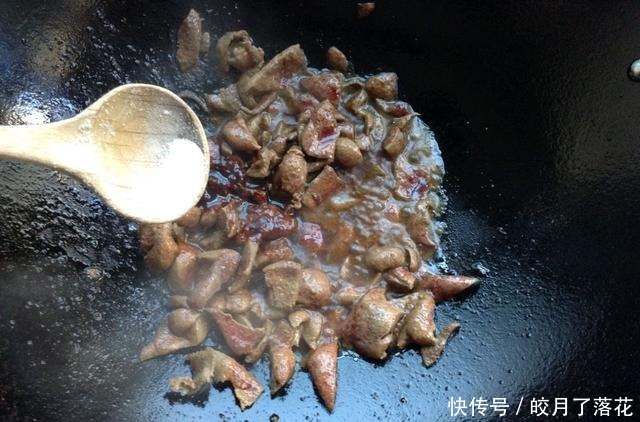 下锅|在家炒猪肝,可不要洗碗直接就下锅了,里面寄生虫,病菌处理不净
