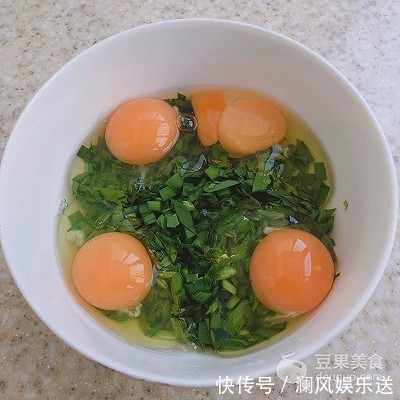 韭菜|本地人叫韭菜铺蛋