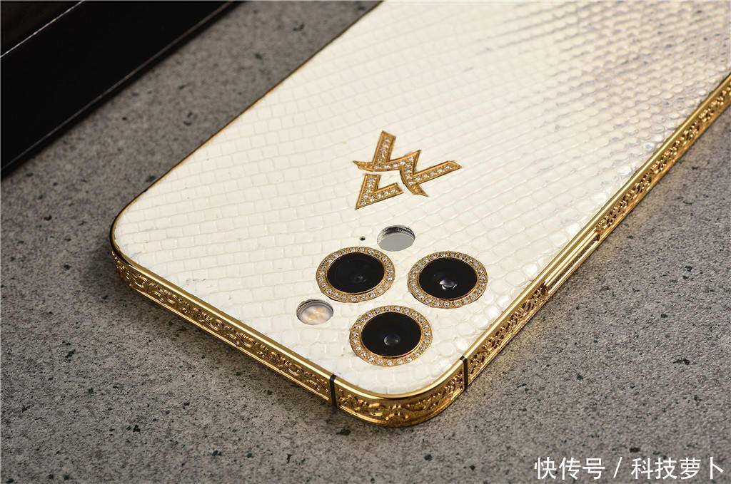 爱定族|黄金镶钻极致奢华，高定限量版iPhone12 Max上市，一问价格我惊了