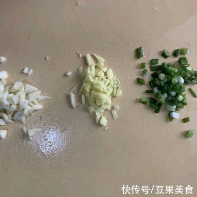 老豆腐|这道吃不够的三鲜煲拍照发到朋友圈，都在夸我厨艺高