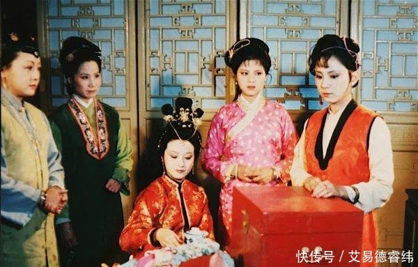  赖嬷嬷|贾宝玉为何要骂管家娘子们是“比男子更可杀的死鱼眼睛”？