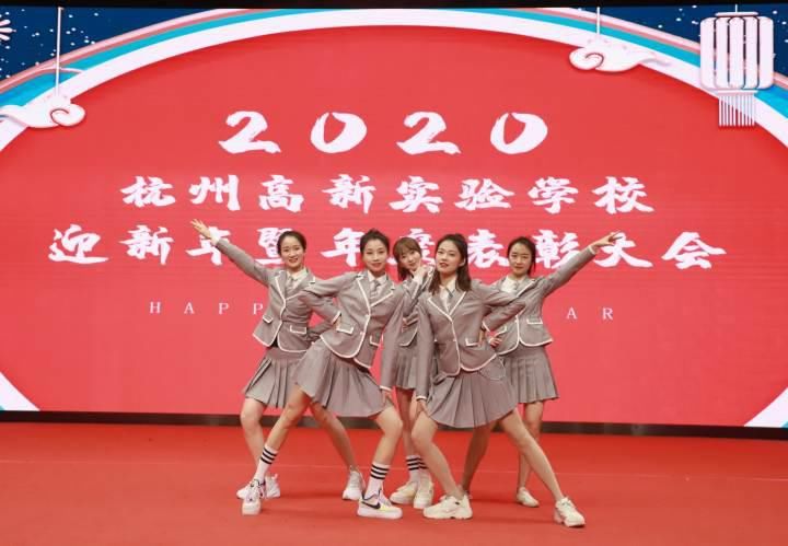 原地出道！杭州五位美女老师跳《无价之姐》刷屏，网友：真宝藏老师