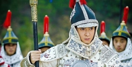 上三旗|满清八旗级别高,地位高,上三旗和下五旗有什么区别?