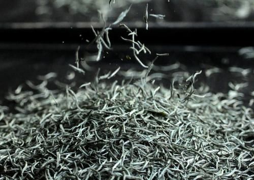 人到中年|“人到中年,想要身体健康,三种茶叶不喝”,是什么意思?