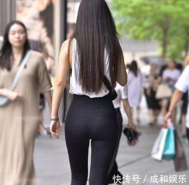 傲娇 舒适服帖的打底裤穿搭简约不失潮流感,展示傲娇的体态,都市韵味!