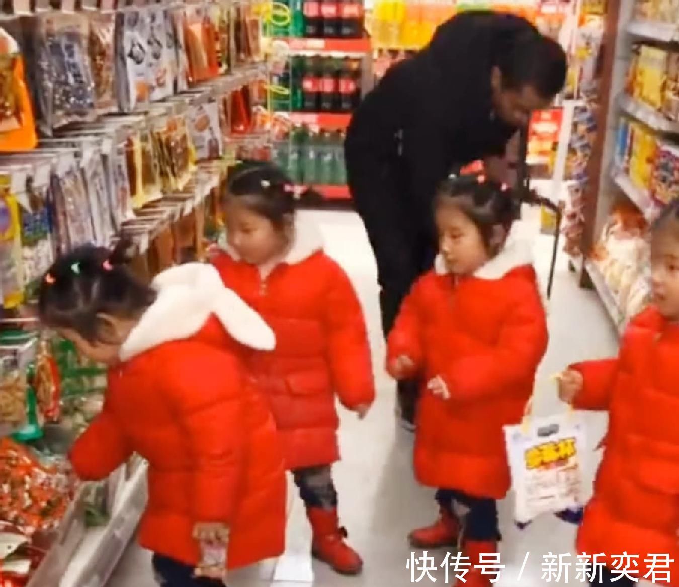 女儿们|爸爸喜欢女儿，老婆一口气生了四个，每次去超市都是这种画风