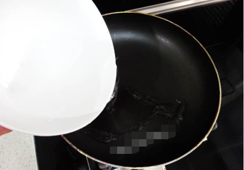 鸡蛋别再用油炒了,跟我学这么做,成品水水嫩嫩的入口即化太棒了