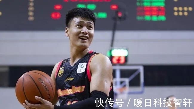 天津|因为老万，宏远全队在天津吃了一顿免费饺子