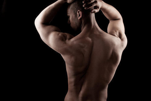 要领|练背要出效果抓住动作要领是关键4个动作,让你知怎样练背